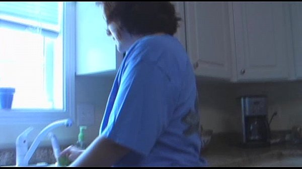 Жаркое траханье во время работы на кухне